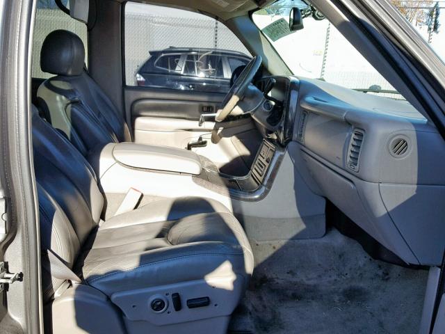 1GKEK63U05J204952 - 2005 GMC YUKON DENA GRAY photo 5