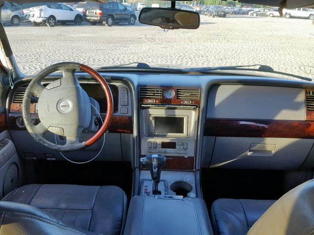 5LMFU27556LJ15740 - 2006 LINCOLN NAVIGATOR შავი ფოტო 9