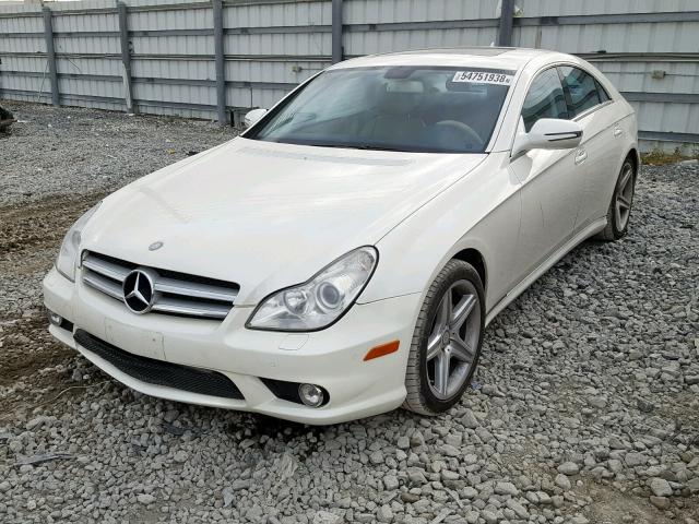 WDDDJ7CB3BA171896 - 2011 MERCEDES-BENZ CLS 550 WHITE photo 2