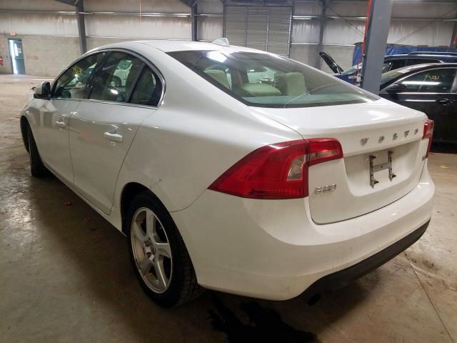 YV1622FS4C2114031 - 2012 VOLVO S60 T5 WHITE photo 3