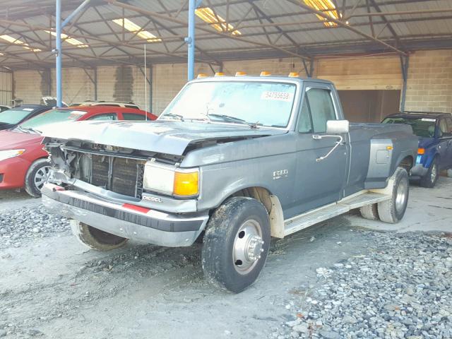 1FTJF35M0LNB31579 - 1990 FORD F350 GRAY photo 2