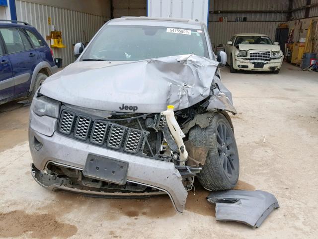 1C4RJEAG5HC745799 - 2017 JEEP GRAND CHER SILVER photo 9