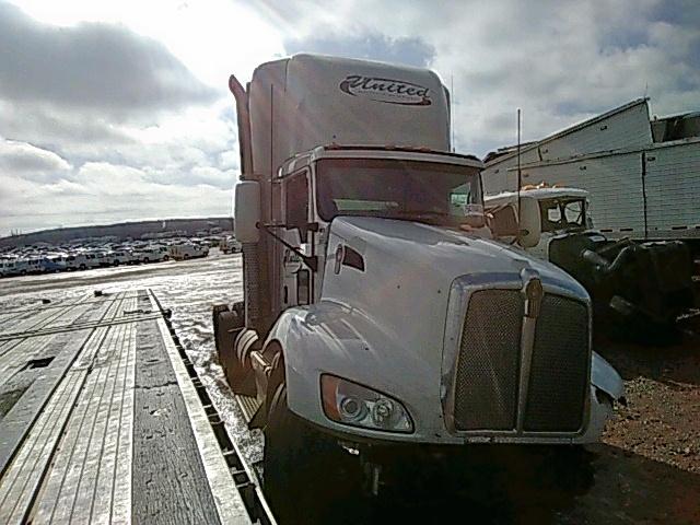 1XKAD49X3DJ368483 - 2013 KENWORTH CONSTRUCTI WHITE photo 1