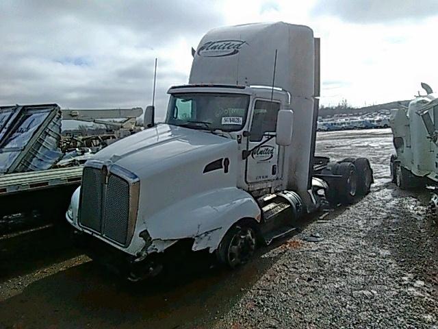 1XKAD49X3DJ368483 - 2013 KENWORTH CONSTRUCTI WHITE photo 2