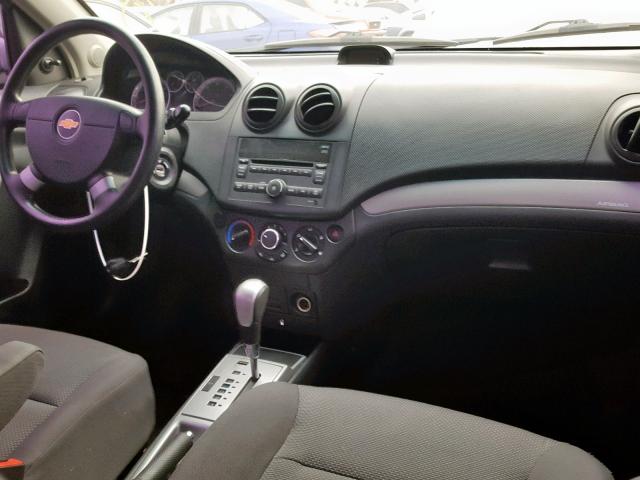 KL1TD56E69B642894 - 2009 CHEVROLET AVEO LS SILVER photo 9