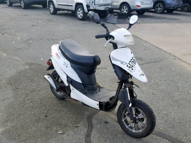 L2BB9NCC4HB317033 - 2017 OTHER SCOOTER WHITE photo 1