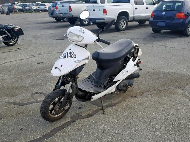 L2BB9NCC4HB317033 - 2017 OTHER SCOOTER WHITE photo 2