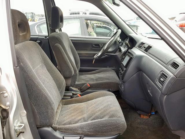 JHLRD1846YC049046 - 2000 HONDA CR-V LX SILVER photo 5