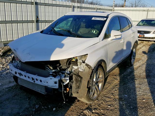 5LMTJ2AH5FUJ32286 - 2015 LINCOLN MKC WHITE photo 2