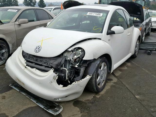 3VWDD21C21M439416 - 2001 VOLKSWAGEN NEW BEETLE WHITE photo 2