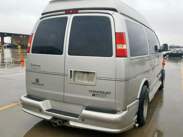 1GBFG15T851202718 - 2005 CHEVROLET EXPRESS G1 SILVER photo 4