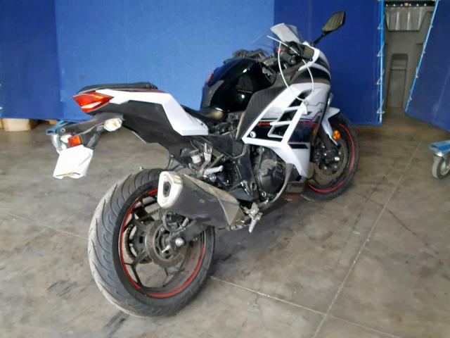 JKAEX8A19EA004342 - 2014 KAWASAKI EX300 A WHITE photo 4