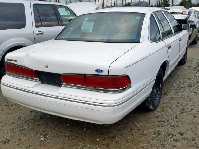 2FALP71W4TX116902 - 1996 FORD CROWN VICT WHITE photo 4