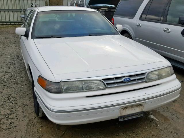 2FALP71W4TX116902 - 1996 FORD CROWN VICT WHITE photo 9