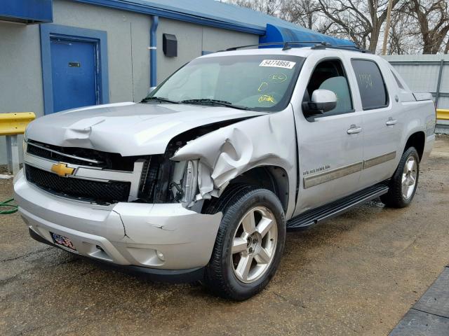 3GNTKFE71DG308478 - 2013 CHEVROLET AVALANCHE SILVER photo 2