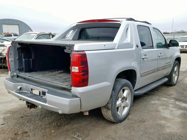 3GNTKFE71DG308478 - 2013 CHEVROLET AVALANCHE SILVER photo 4