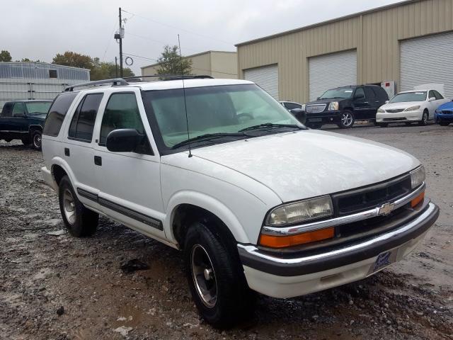 1GNCS13W912134015 - 2001 CHEVROLET BLAZER WHITE photo 1