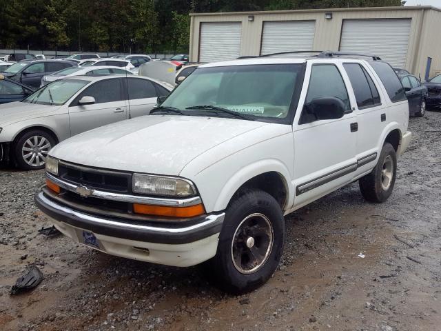 1GNCS13W912134015 - 2001 CHEVROLET BLAZER WHITE photo 2