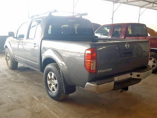 1N6AD07U86C454471 - 2006 NISSAN FRONTIER C GRAY photo 3