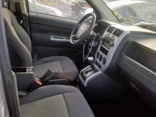 1J8FF47W98D744042 - 2008 JEEP COMPASS SP 灰色 照片 5