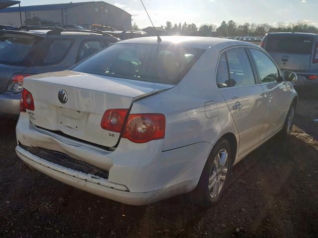 3VWEF71K17M068177 - 2007 VOLKSWAGEN JETTA WOLF WHITE photo 4