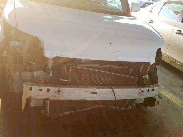 JTLKE50E081002621 - 2008 TOYOTA SCION XB WHITE photo 9