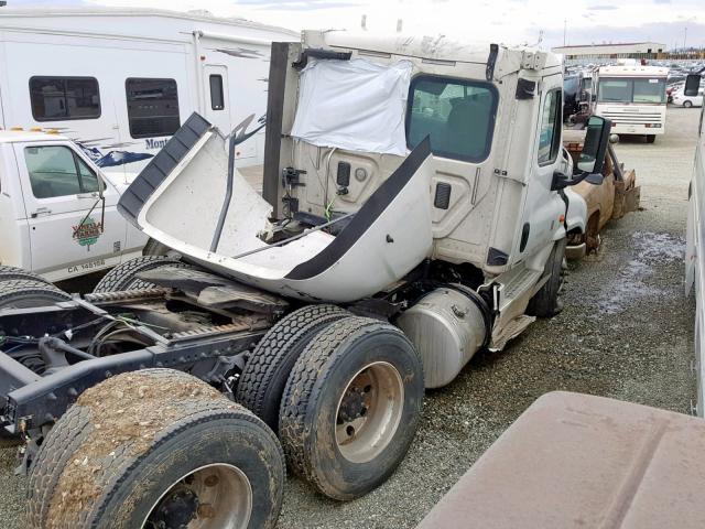 3AKJGED51FSGK8384 - 2015 FREIGHTLINER CASCADIA 1 WHITE photo 4