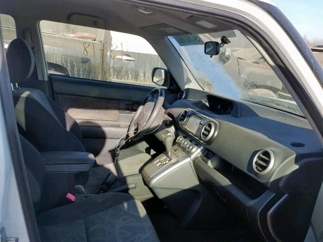 JTLZE4FEXFJ075766 - 2015 TOYOTA SCION XB Ақ фото 5