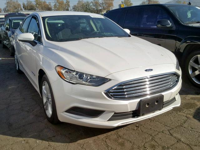 3FA6P0LU5JR120002 - 2018 FORD FUSION SE WHITE photo 1