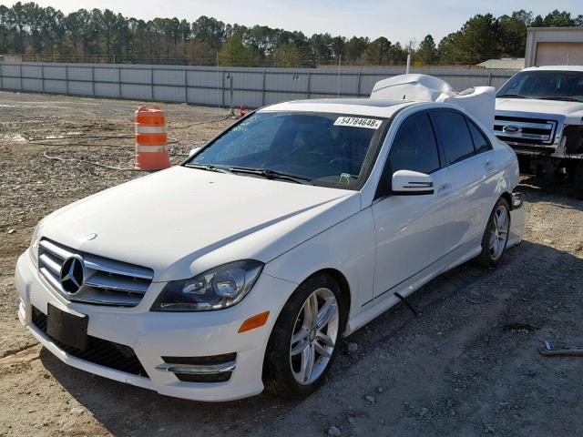 WDDGF4HB5DR273372 - 2013 MERCEDES-BENZ C 250 WHITE photo 2