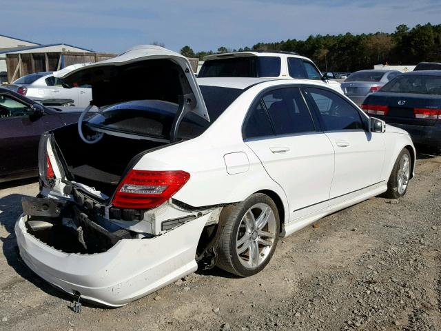 WDDGF4HB5DR273372 - 2013 MERCEDES-BENZ C 250 WHITE photo 4