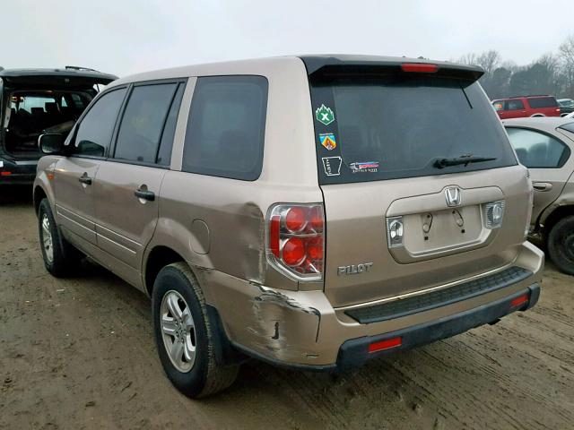 5FNYF28116B040592 - 2006 HONDA PILOT LX GOLD photo 3