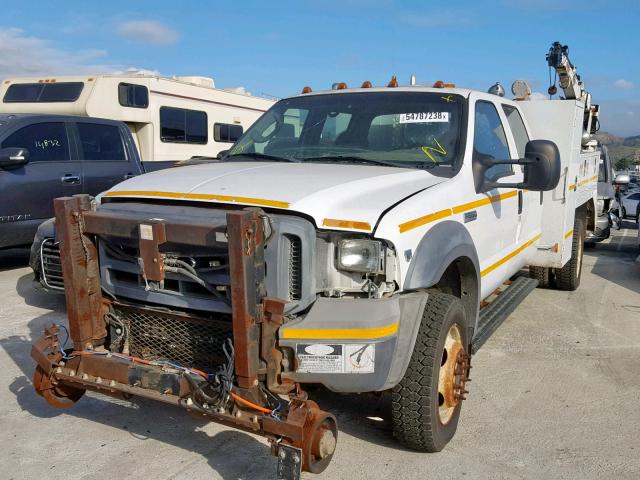 1FDAW57Y65EC89242 - 2005 FORD F550 SUPER WHITE photo 2