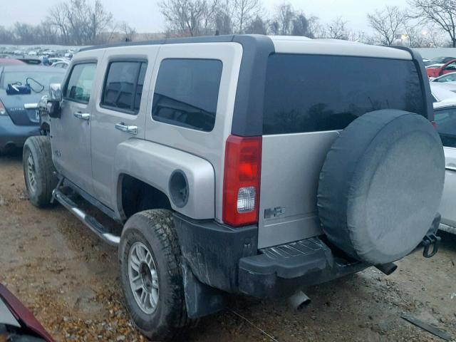 5GTDN136X68133893 - 2006 HUMMER H3 SILVER photo 3