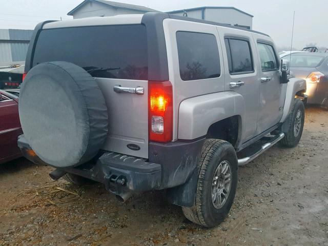 5GTDN136X68133893 - 2006 HUMMER H3 SILVER photo 4