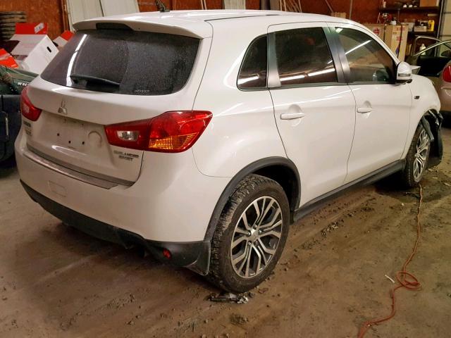 JA4AR3AUXGZ032242 - 2016 MITSUBISHI OUTLANDER WHITE photo 4