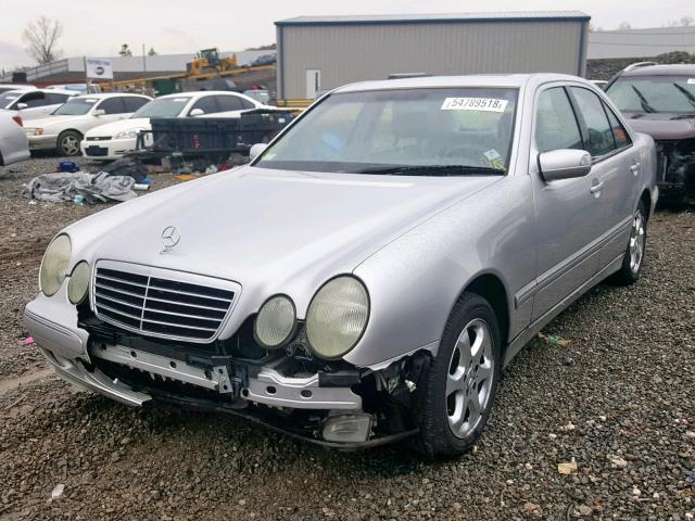 WDBJF65J02B433265 - 2002 MERCEDES-BENZ E 320 SILVER photo 2