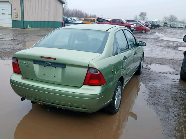 1FAFP34N97W235829 - 2007 FORD FOCUS ZX4 GREEN photo 4