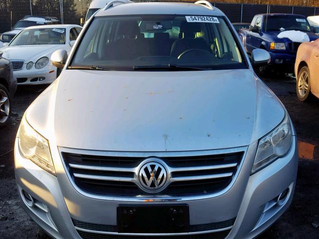 WVGBV75N29W516812 - 2009 VOLKSWAGEN TIGUAN SE SILVER photo 9