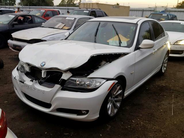 WBAPH5G52BNM76131 - 2011 BMW 328 I SULE WHITE photo 2