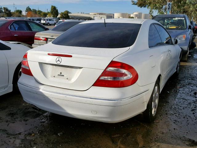 WDBTJ65J84F109080 - 2004 MERCEDES-BENZ CLK 320C WHITE photo 4