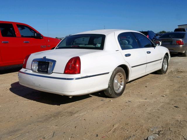 1LNFM81WXWY635717 - 1998 LINCOLN TOWN CAR E WHITE photo 4