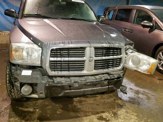 1D7HW48P77S196078 - 2007 DODGE DAKOTA QUA GRAY photo 9