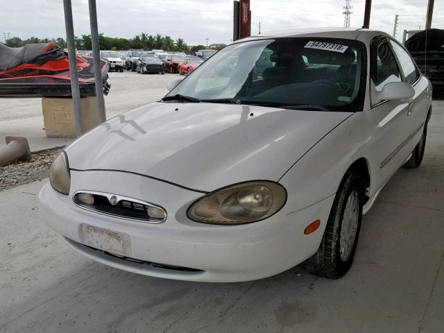 1MELM50U4VA660642 - 1997 MERCURY SABLE GS WHITE photo 2