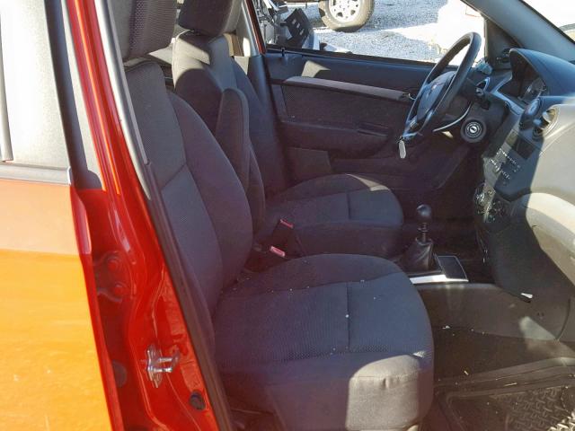 KL1TD56E79B635582 - 2009 CHEVROLET AVEO LS RED photo 5