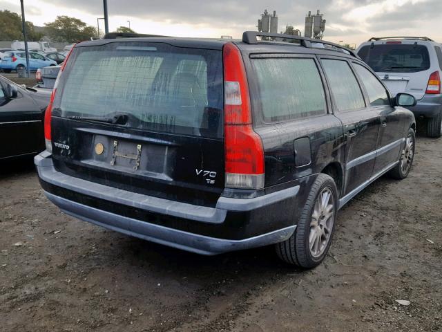 YV1SW53D722238917 - 2002 VOLVO V70 T5 TUR BLACK photo 4