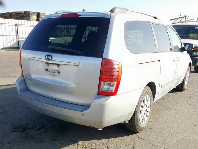 KNDMG4C7XB6363709 - 2011 KIA SEDONA LX SILVER photo 4