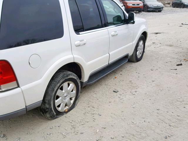 5LMEU88H04ZJ42068 - 2004 LINCOLN AVIATOR 白色 照片 9