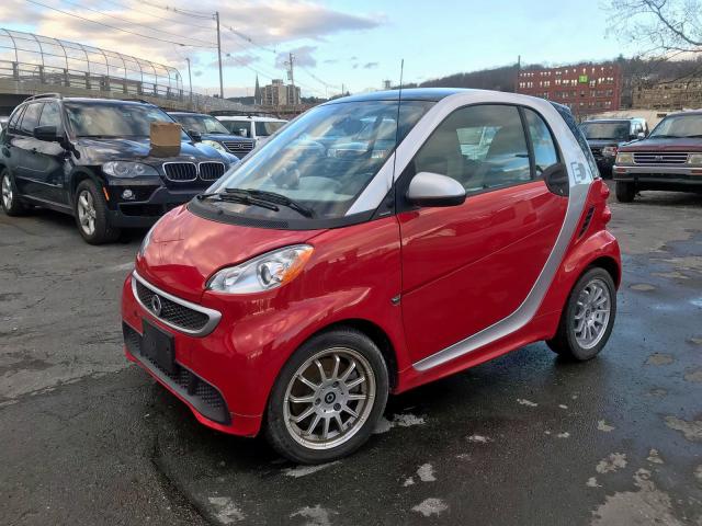 WMEEJ9AAXDK726247 - 2013 SMART FORTWO ELE RED photo 2