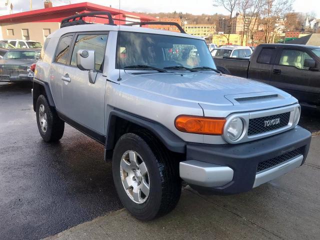 JTEBU11F770070803 - 2007 TOYOTA FJ CRUISER SILVER photo 1